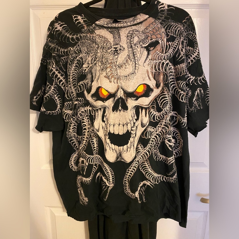 VINTAGE Liquid Blue Snake Skull one stitch tee. Early 2000s